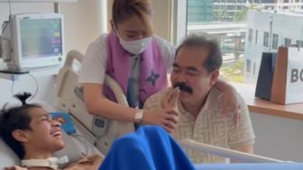 David Ozora Tertawa Pegang Kumis Adam Suseno, Inul Daratista Sebut 'Terapi Kumis'