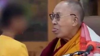 Dilecehkan Dalai Lama, Deddy Corbuzier: Anak Kecil itu Tidak Bisa Nolak!