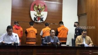 Selain WaliKota Bandung Yana Mulayana, Berikut adalah 8 Pejabat Lain yang Kena OTT KPK