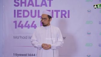 Rayakan Idul Fitri Hari Ini, Ustadz Adi Hidayat: Jangan Menuduh Saya Anti Pemerintah