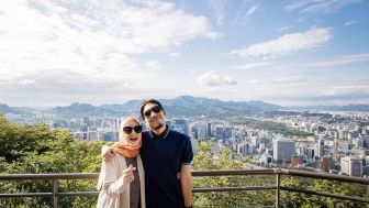 Natasha Rizki dan Desta Hadir di Momen Pernikahan Enzy Storia, Netizen: Caca Matanya Sembab, Desta Pakai Kacamata