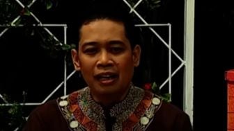 Ustadz Dhanu Bongkar Penyebab Munculnya Ketombe: Banyak Berpikir Jarang Bertindak!