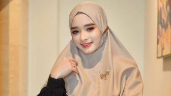 Laporan Tenri Anisa Masih Berlanjut, Inara Rusli Penuhi Panggilan Penyidik dengan Santai