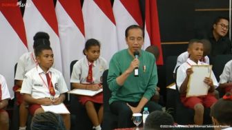 Ditanya Siswa SD Kenapa Ibu Kota Indonesia Tidak di Papua Saja, Presiden Jokowi: Nanti yang dari Aceh Jauh