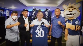 Beredar Foto Park Hang Seo Berada di Markas Persib Bandung, Resmi Merapat? Cek Keasliannya