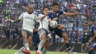 Persib Bandung dan Arema FC Jadi Bulan-bulanan Warganet, Madura United Puncaki Papan Klasemen Sementara Liga 1