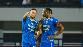 Viral Marc Klok Jalan-jalan di Kota Lama Semarang sebelum Laga Lawan PSIS, Warga: We Love You Persib