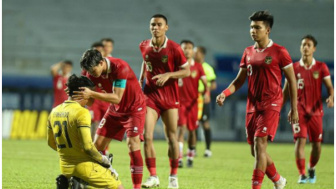 Gagal Eksekusi Penalti di Final Piala AFF U-23 Ernando Ari Sampaikan Permohonan Maaf, Warganet: Aman Ndo Bukan