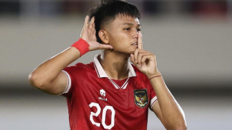Dipanggil ke Timnas Senior, Bung Ropan Ungkap Hokky Caraka Miliki Saingan Berat
