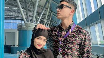 Fadly Faisal dan Fuji Pergi Umroh, Rebecca Klopper Jadi Gunjingan