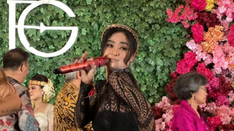 Dewi Perssik Sebut Rully Tak Mau Putus Darinya, Warganet: Dipaksa