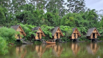 3 Rekomendasi Penginapan Bertema Bambu di Indonesia, Unik dan Layak Dihuni