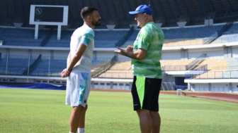 Persiapan Persib Bertamu ke Kandang Borneo FC, Bojan Hodak Update Kondisi Tyronne del Pino