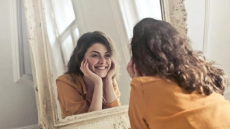 Glowing dalam Semalam? Ternyata Ini Rahasianya yang Jarang Diketahui, Dijamin Kulit Wajah Cerah dan Cantik di Pagi Hari