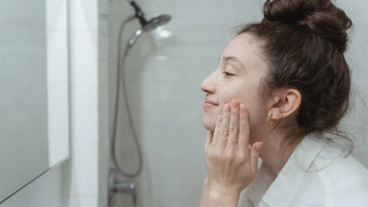Tips Skincare Rutin untuk Kulit Kering, Perawatan Kecantikan dengan Cara Ini Dijamin Bikin Kulit Sehat, Lembap, Cerah, dan Cantik