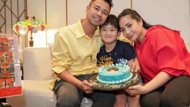 Bagikan Moment Ulang Tahun Rafathar ke-7 di Medsos, Ini Harapan Raffi dan Gigi