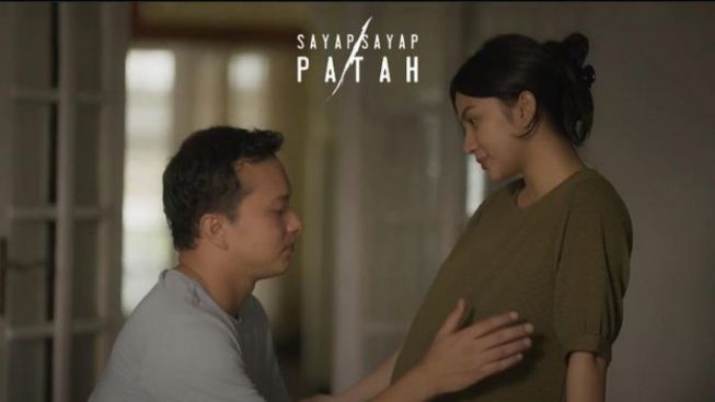 Kemesraan Nicholas Saputra dan Ariel Tatum dalam Sayap-sayap Patah Akhirnya Ramaikan Bioskop, Berikut Jadwal Perdana Tayang Hari Ini di Kota Bandung