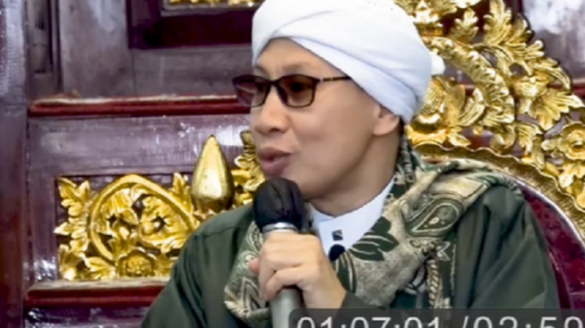 Tidak Menyadari Kesalahan Diri Sendiri? Buya Yahya: Cari Kesalahan Saya