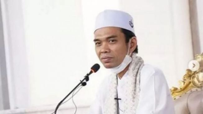 Ngeri! Perempuan Akan Mencakar Muka Sendiri Dengan Jari Besi Jika Sering Lakukan Ini Menurut Ustadz Abdul Somad