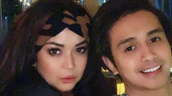 Aduh! 7 Artis Ini Berani Buka - Bukaan, Ada yang Umbar Posisi Favorit hingga Kepalang Malu Ketahuan Orang Lain saat Berhubungan Intim