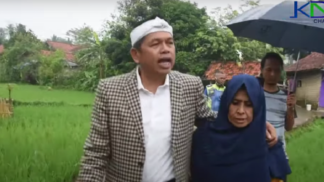 Sidang Perceraiannya Masih Berlanjut, Dedi Mulyadi Malah Datangi Seorang Janda 5 Anak, Pengganti Ambu Anne?