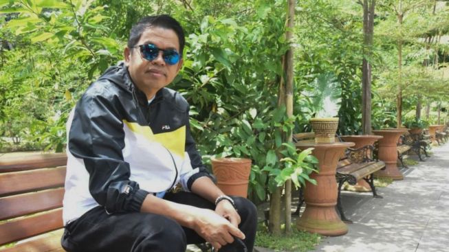 Dedi Mulyadi Unggah Potret Bersama Putrinya, Ungkap Dirinya Harus Tetap Tegar