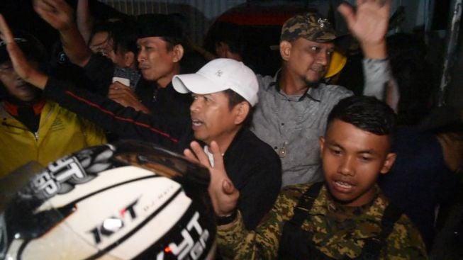 Diadang Macet Dalam Perjalanan Menuju Cianjur, Dedi Mulyadi Langsung Turun ke Jalan