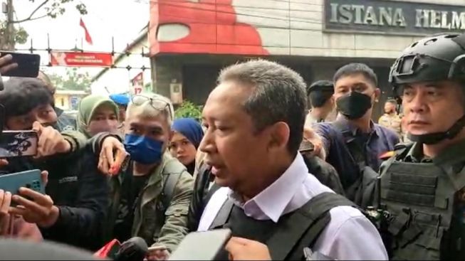 Wali Kota Bandung Yana Mulyana Mengutuk Pelaku Dugaan Bom Bunuh Diri di Mapolsek Astana Anyar Kota Bandung