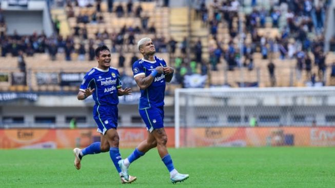 Menang Atas PSS Sleman, Persib Bandung Cetak 14 Pertandingan Tanpa Kekalahan