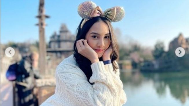 Pamer Foto Berdua, Pacar Anya Geraldine Aktor Bollywood? Netizen: Kok Bisa?