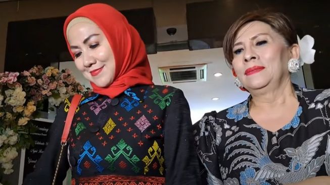 Ferry Irawan Tuliskan Surat Minta Tolong untuk Venna Melinda melalui Sunan Kalijaga? Ternyata Begini...