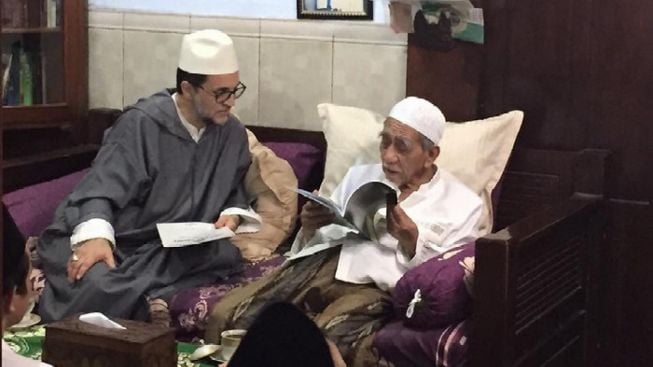 Wah, Beruntungnya Orang yang Lahir di Bulan Ini, Mbah Moen sebut Bisa Jadi Orang Kaya, Apakah Kamu Termasuk?