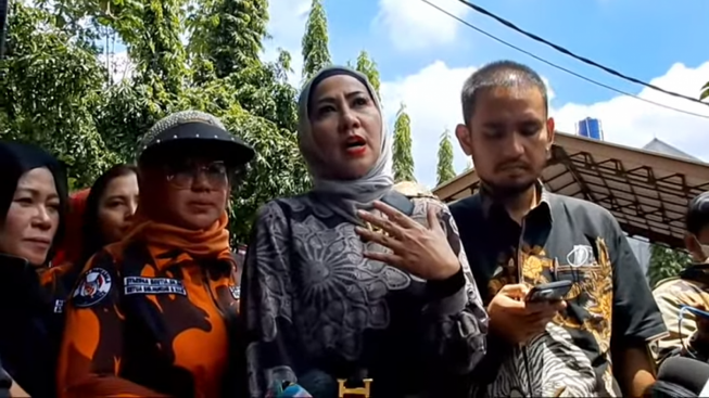 Memanas! Venna Melinda Ditolak Berdamai Ferry Irawan Setelah Kedatanganya ke Mapolda Jawa Timur