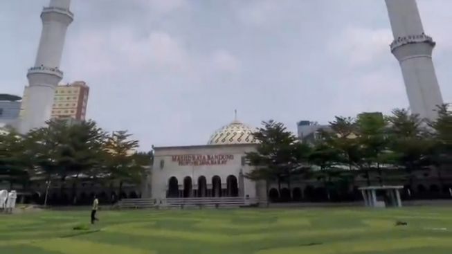Taman Alun-Alun Bandung Kembali Dibuka, DPKP Bandung: Berkat Antusias Warga