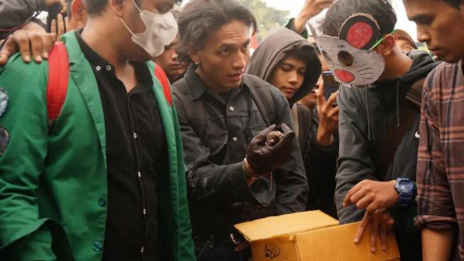 Pilih Beli Truk, Jefri Nichol Ogah Ladeni Tantangan DUEL Pria yang Sedang Viral di Twitter, Begini Alasannya!