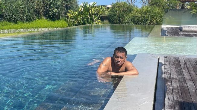 Ngebet Jadikan Wanita Cantik Ini sebagai Asprinya, Hotman Paris sampai Rela Tawarkan Villa Mewah di Bali?