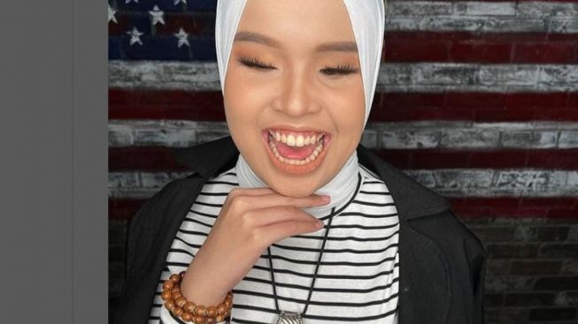 Haru, Ternyata Begini Cara Putri Ariani Balas Komentar Warganet melalui Ponsel