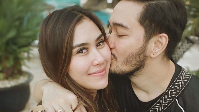 Jeje Govinda Mulai Stres dan Ragukan Ayah Biologis Bayi di Kandungan Syahnaz Sadiqah? Sosok Ini Terawang Kondisinya