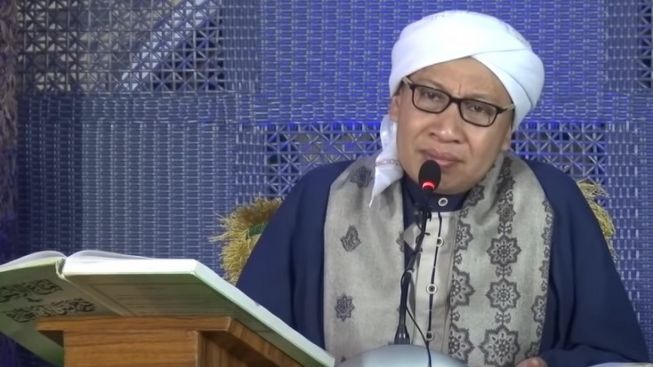 Ada Jimat yang Tidak Menjadikan Syirik pada Allah? Buya Yahya: Kalau Sifatnya