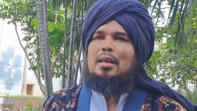 Jeje Govinda Terancam Tak Bisa Cium Bau Surga Gegara Syahnaz Sadiqah Selingkuh, Ustadz Derry Sulaiman: Ceraikan