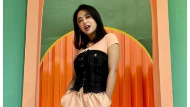 Dewi Perssik Sebut Tak Akan Terpancing oleh King Saipul Jamil: Gue Tidak Sebodoh Itu Hap Hap!