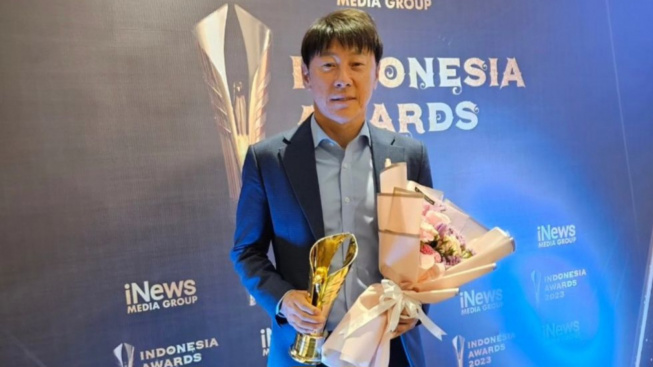 Terima Penghargaan Pelatih Terfavorit, Shin Tae Yong Diminta Netizen Jadi WNI