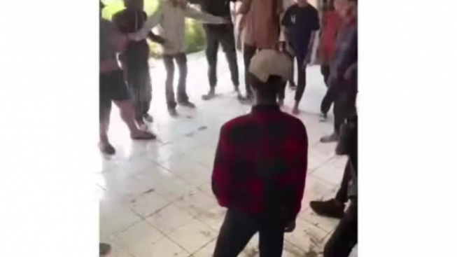 Viral di Media Sosial! Video Bentrok antar Pelajar di Lapang Tenis GBI Bandung