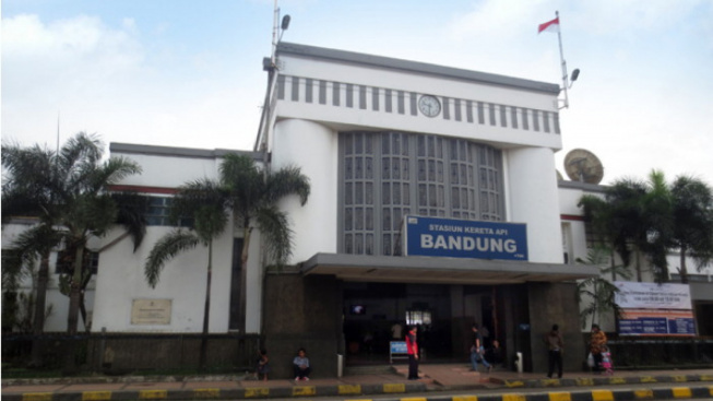 Sejarah Stasiun Bandung yang Sudah Ada Sejak Zaman VOC