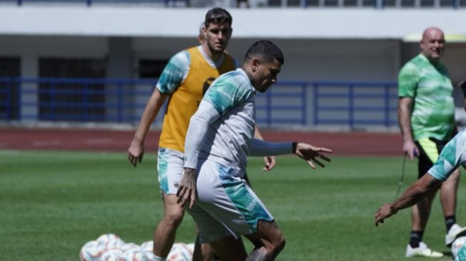 Bojan Hodak Siap Mainkan Dua Pemain Andalan Persib Bandung Hadapi Persita Tangerang di Pekan ke-14 BRI Liga 1