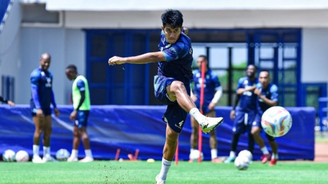 Anti Kendor! Persib Bandung Kencangkan Sabuk, Cuaca Panas Tak Susutkan Semangat Latihan, Jelang Laga Lawan Borneo FC