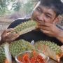 VIRAL! Kulit Durian Dimakan dengan Sambal, Warganet: Otak Waras