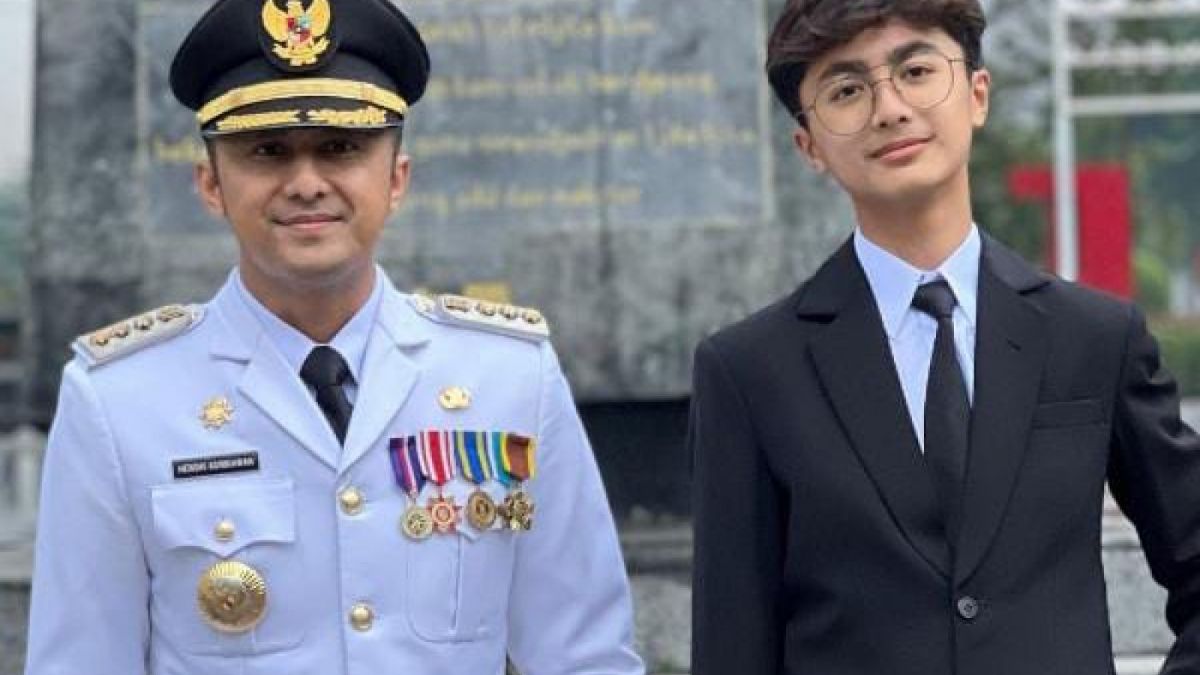 Postur tubuh Bintang Pratama Kurniawan melebihi sang ayah yakni Hengky Kurniawan [Instagram @hengkykurniawan]