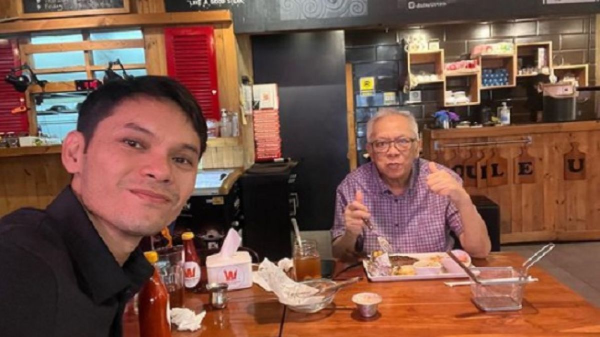 Ashar Budiman, ayahanda Ben Kasyafani meninggal dunia dan meninggalkan duka yang mendalam. [Instagram @benkasyafani]