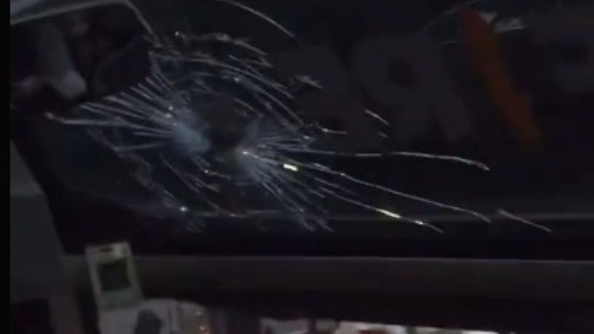 Screenshot of the condition of the glass on the Persis Solo bus, which was cracked by an unknown person throwing a rock.  (Instagram @gavinkwanadsit)